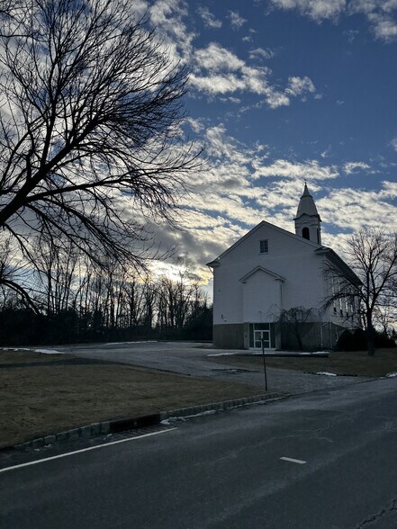 228 Old Turnpike Rd, Califon, NJ à vendre - Photo du bâtiment - Image 2 de 12