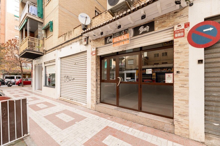 Commerce de détail dans Granada, Granada à vendre - Photo du bâtiment - Image 2 de 21