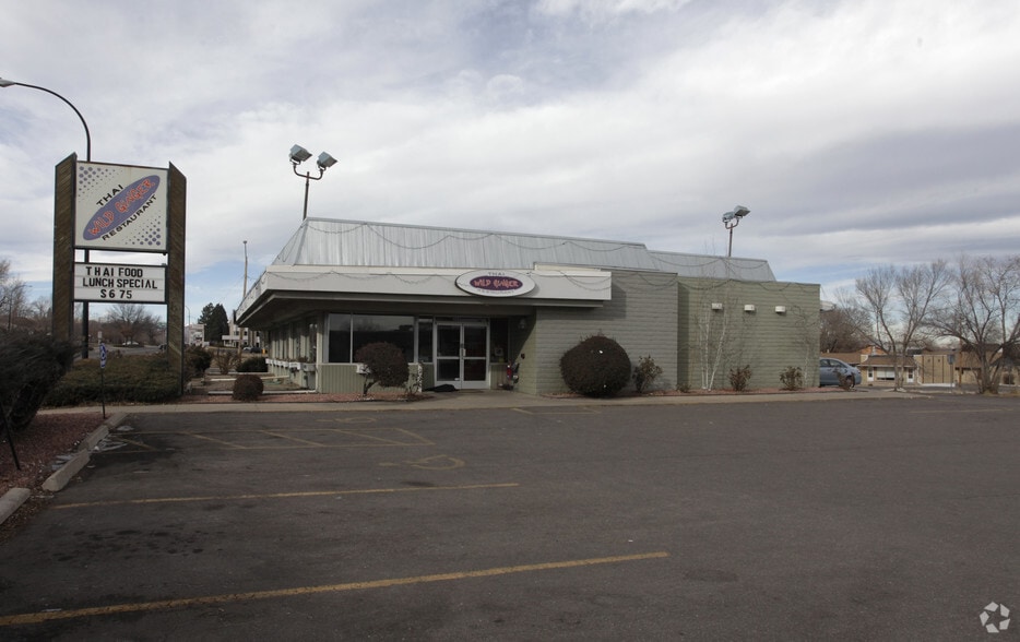 Littleton Blvd Assemblage portfolio of 3 properties for sale on LoopNet.ca - Primary Photo - Image 2 of 2