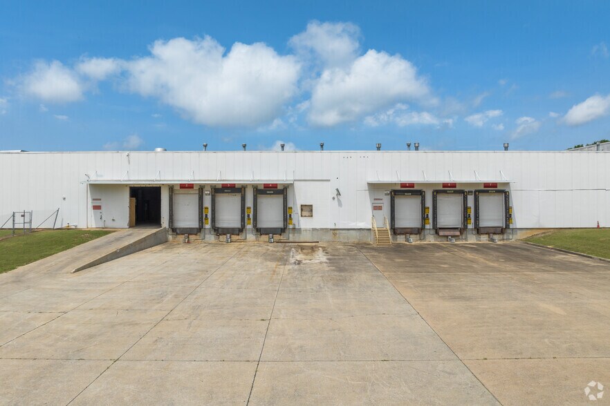 1 JVC Rd, Tuscaloosa, AL à louer - Photo du bâtiment - Image 2 de 14