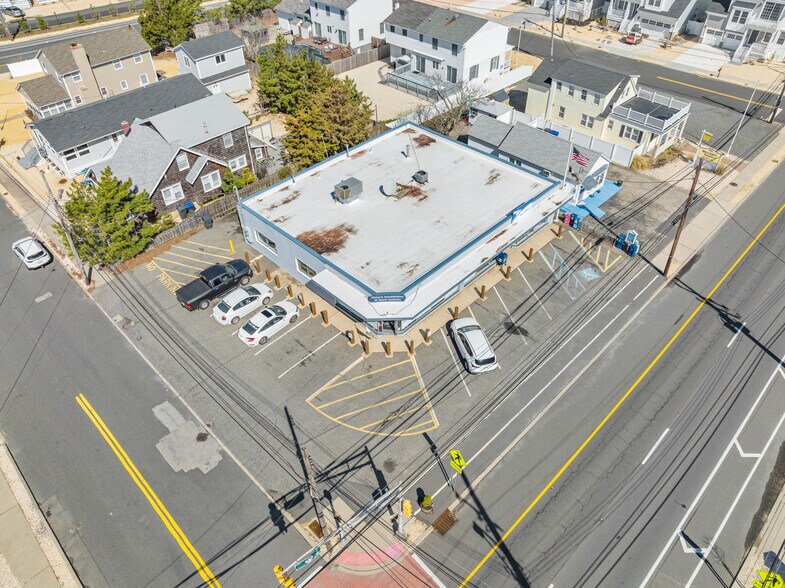 551 NJ Ave, Mantoloking, NJ à vendre - Photo du bâtiment - Image 3 de 18