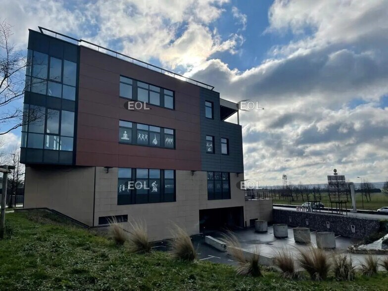 Flex dans Noisy-le-Roi à louer - Photo du bâtiment - Image 3 de 7