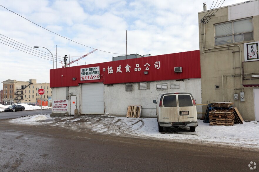 10718 98th St NW, Edmonton, AB for sale - Building Photo - Image 3 of 7