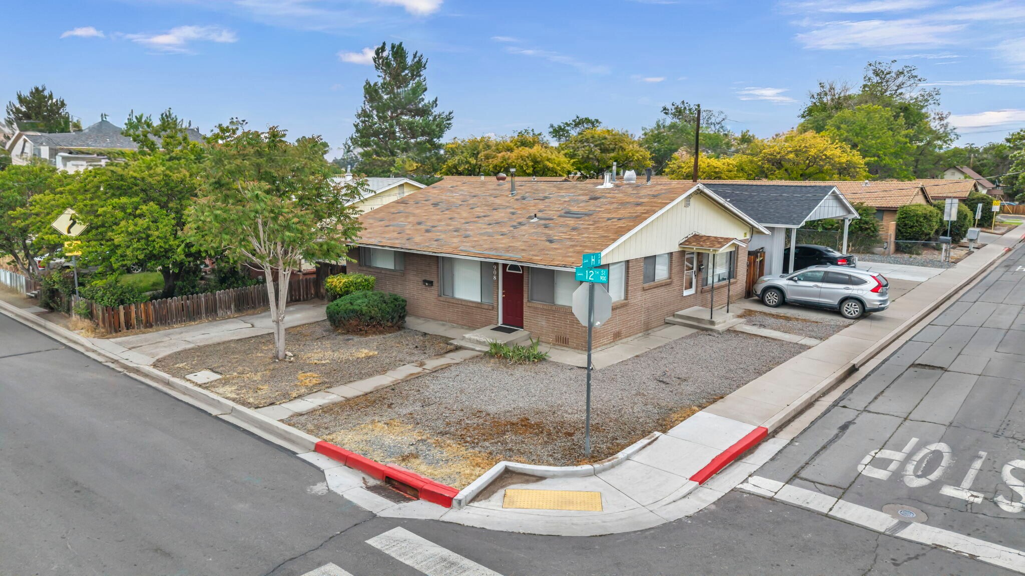 908 12th St, Sparks, NV à vendre Photo du bâtiment- Image 1 de 32
