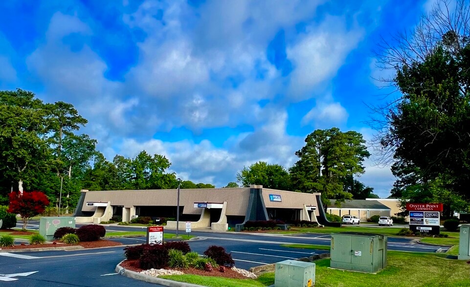 11721 Jefferson Ave, Newport News, VA for sale - Building Photo - Image 3 of 14