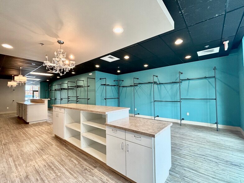 1127 Broadway St NE, Salem, OR à louer - Photo du bâtiment - Image 2 de 12