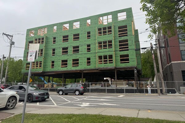 17 Park St, Essex Junction, VT à louer - Photo du bâtiment - Image 2 de 2