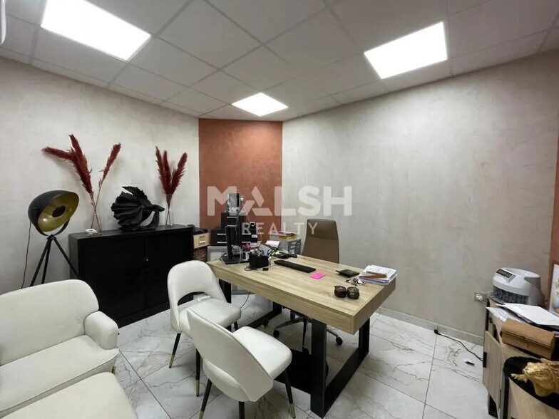 Flex dans Saint-Priest à louer - Photo intérieure - Image 2 de 4