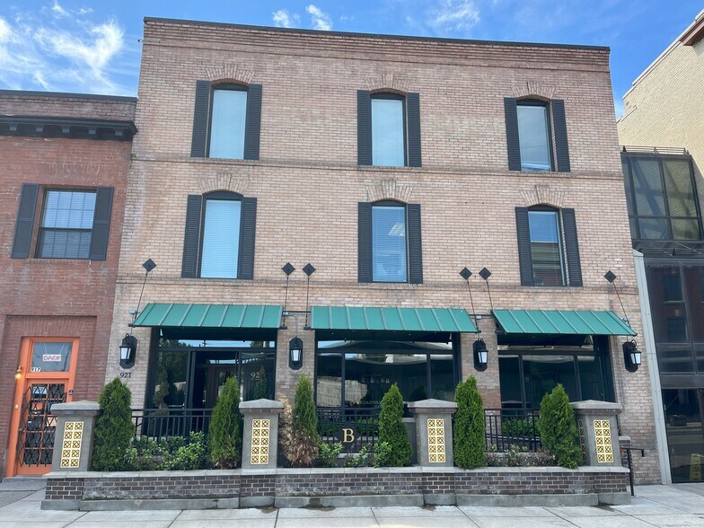 921 W Broadway Ave, Spokane, WA à louer - Photo principale - Image 1 de 5