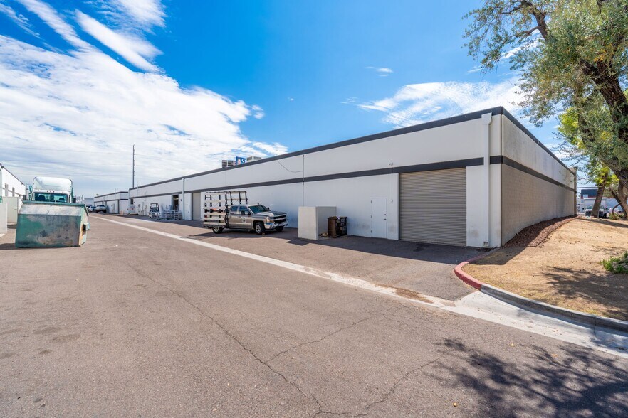3114 W Thomas Rd, Phoenix, AZ à louer - Photo du bâtiment - Image 2 de 6