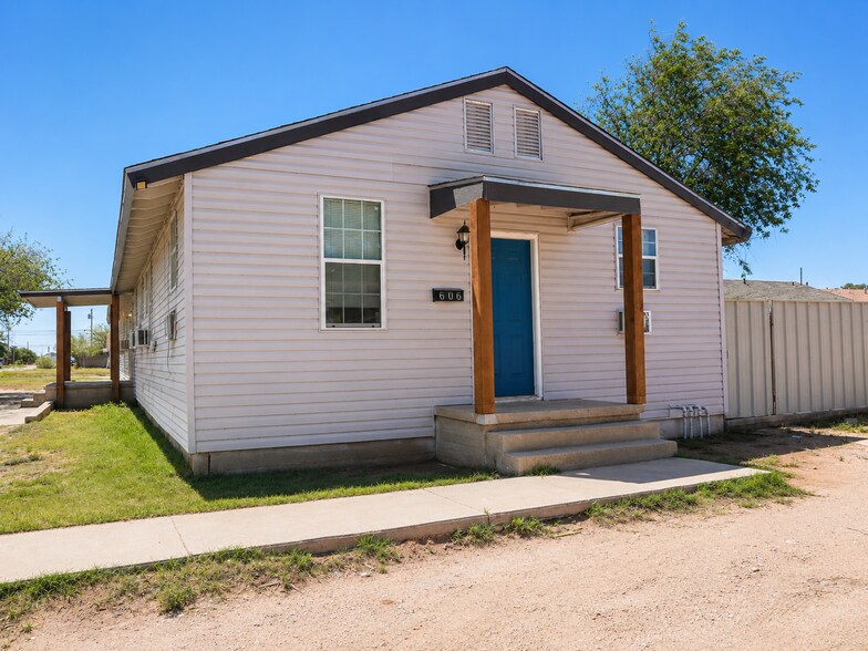 2400 College Ave, Midland, TX à vendre - Photo du bâtiment - Image 3 de 10