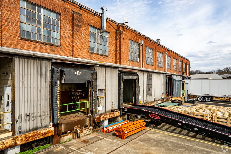 540 Mayer St, Bridgeville, PA for lease - Building Photo - Image 2 of 10