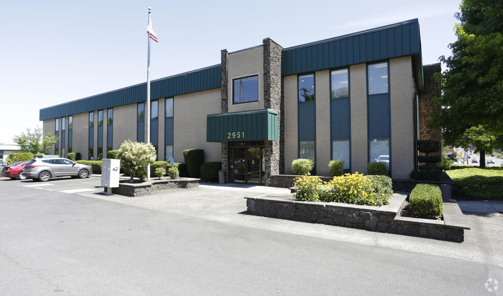 2951 NW Division St, Gresham, OR for lease - Building Photo - Image 3 of 8