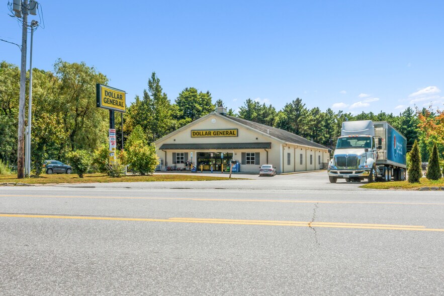 1022 Western Ave, Manchester, ME à vendre - Photo du bâtiment - Image 2 de 5