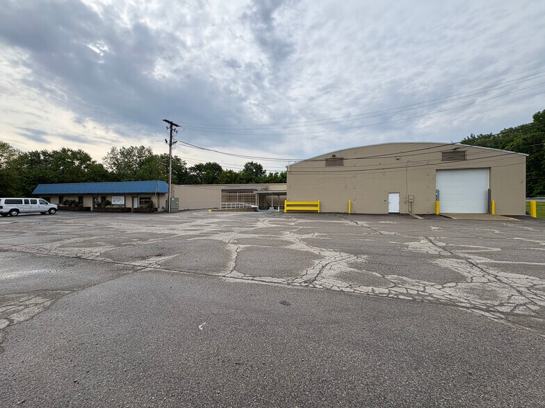 1285 N Indianapolis Rd, Columbus, IN à vendre - Photo du bâtiment - Image 2 de 20