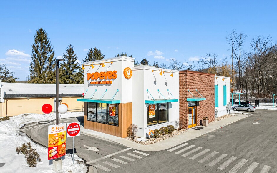 1565 Main St, Willimantic, CT for sale - Building Photo - Image 2 of 5