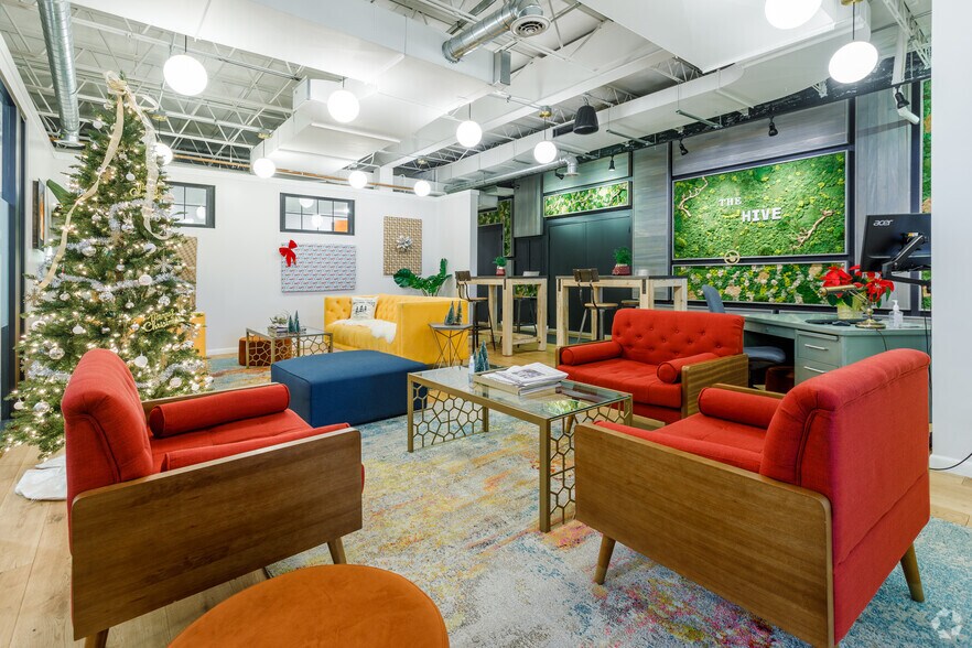 2722 E Michigan Ave, Lansing, MI à louer - Hall d’entrée - Image 3 de 13