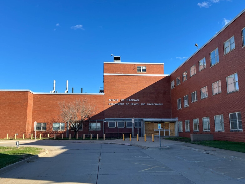 6810 SE Dwight St, Topeka, KS for sale - Building Photo - Image 3 of 62