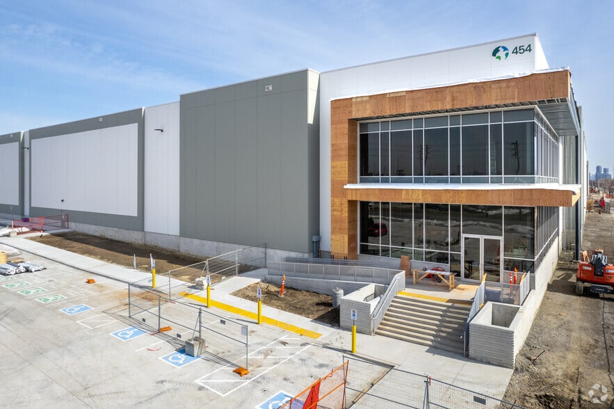 454 Evans Av, Toronto, ON for sale - Building Photo - Image 1 of 1