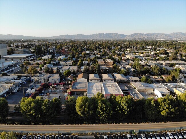 Plus de détails pour 14222-14226 Aetna St, Van Nuys, CA - Industriel à louer