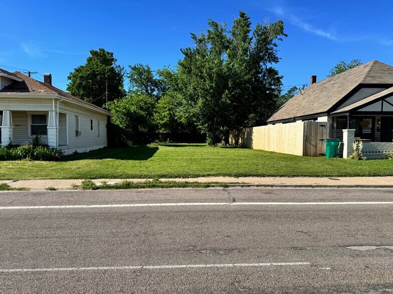 1629 Linwood Blvd, Oklahoma City, OK à vendre - Photo du bâtiment - Image 3 de 6