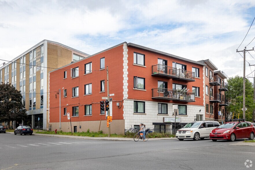 6975 Av Wilderton, Montréal, QC for sale - Building Photo - Image 1 of 1