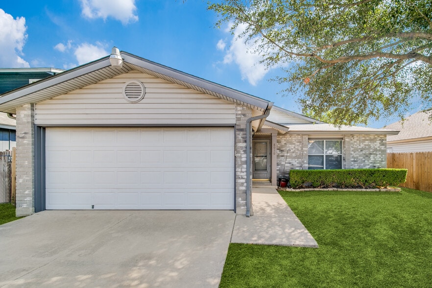 San Antonio Metro Residential Rentals portfolio of 1 properties for sale on LoopNet.ca - Building Photo - Image 2 of 4