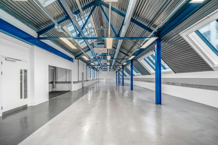 17-17A Newman St, London for lease - Interior Photo - Image 3 of 11