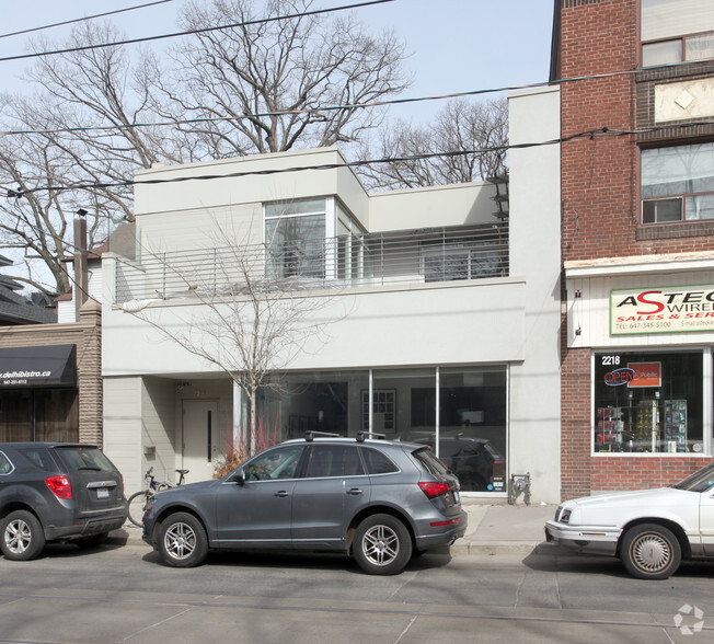 2216 Queen St, Toronto, ON à vendre - Photo principale - Image 1 de 1