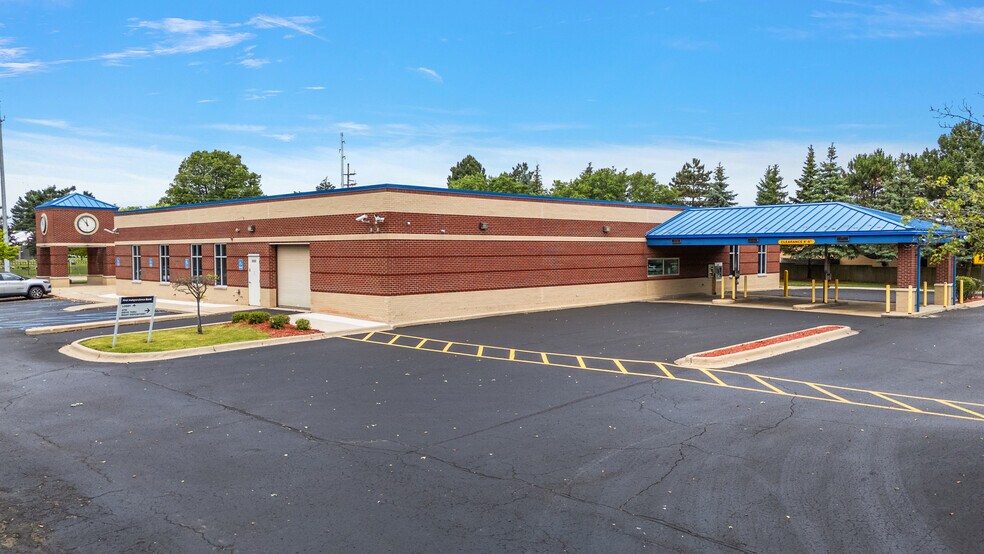 38880 Garfield Rd, Clinton Township, MI à louer - Photo du bâtiment - Image 3 de 16