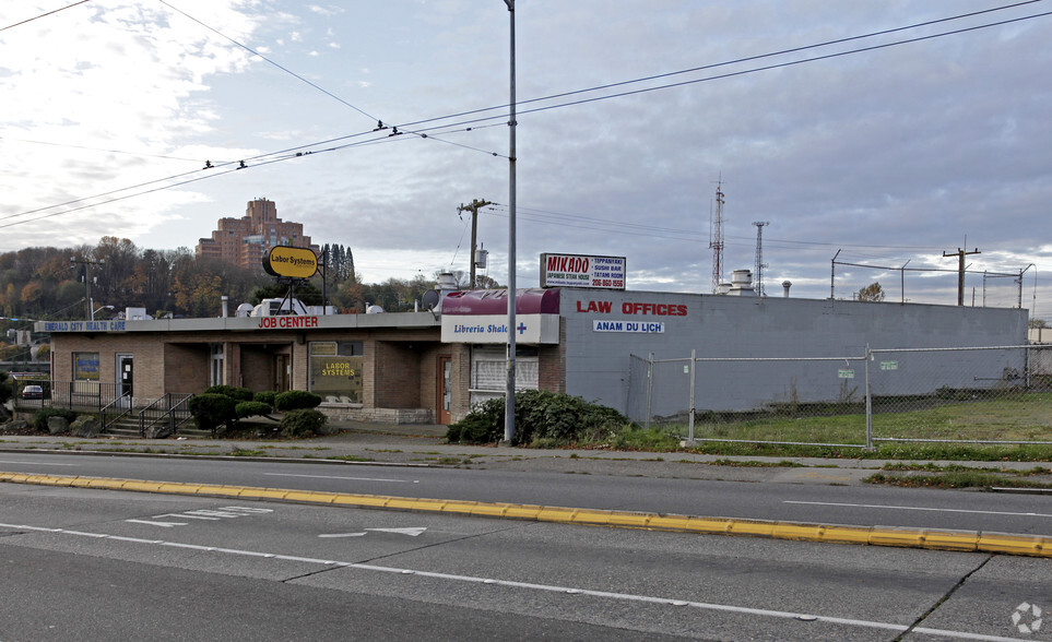 421 Rainier Ave S, Seattle, WA à vendre - Photo principale - Image 1 de 1