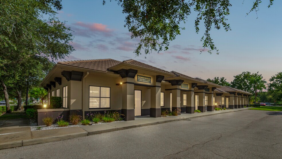 5313-5343 Paylor Ln, Lakewood Ranch, FL à vendre - Photo du bâtiment - Image 2 de 9