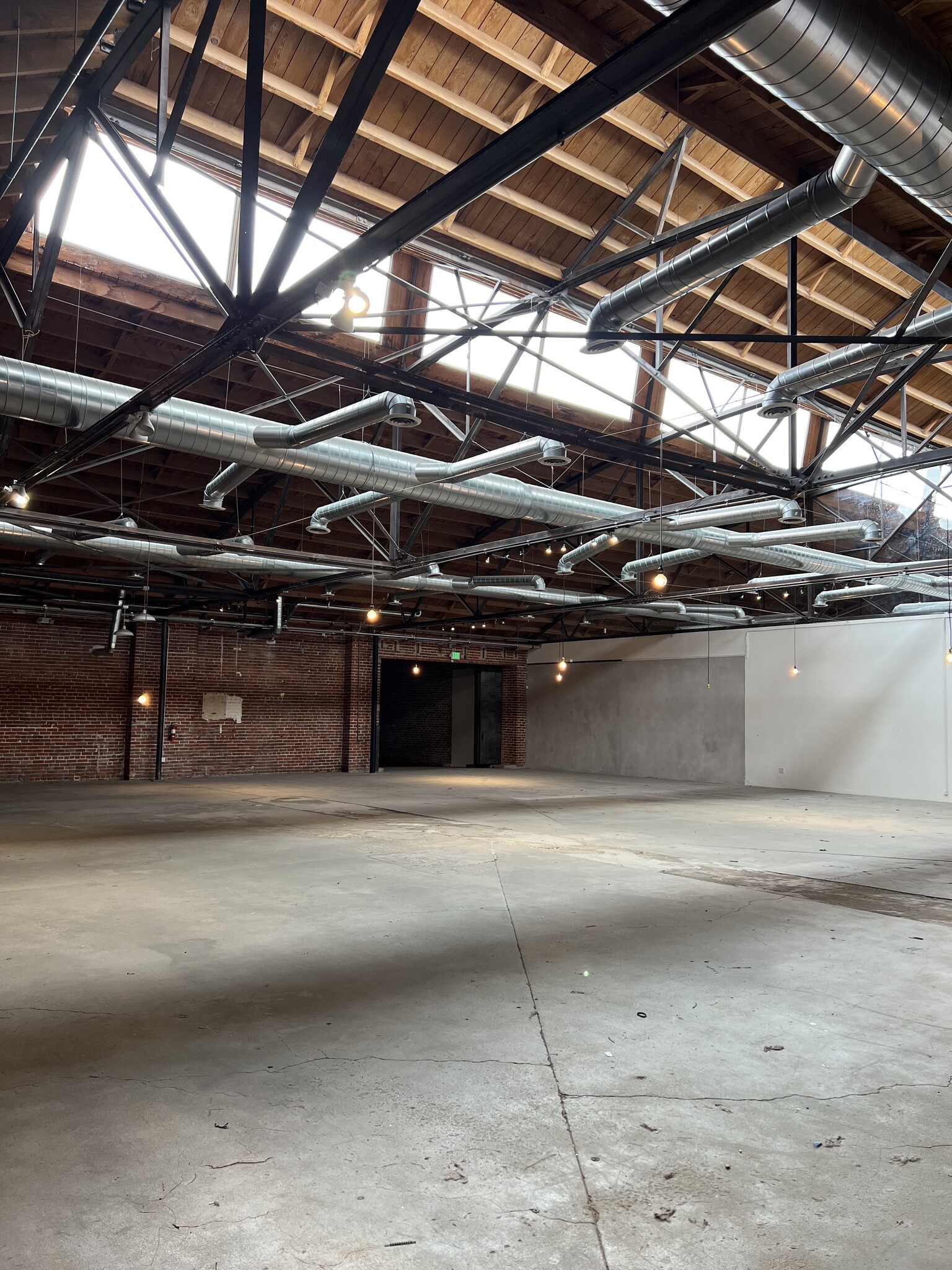 3107-3119 Beverly Blvd, Los Angeles, CA for lease Interior Photo- Image 1 of 29