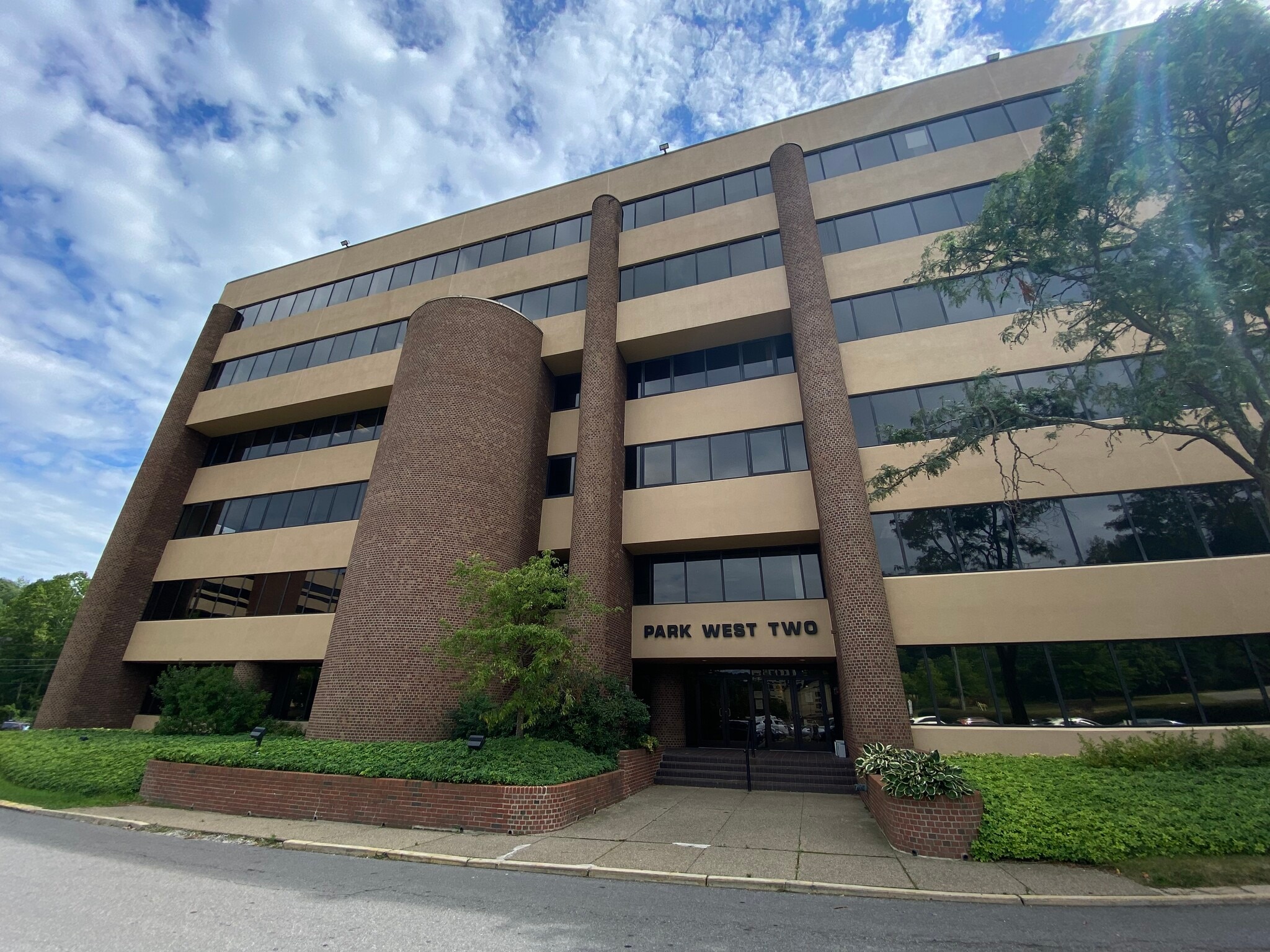 2000 Cliff Mine Rd, Pittsburgh, PA for lease Primary Photo- Image 1 of 6