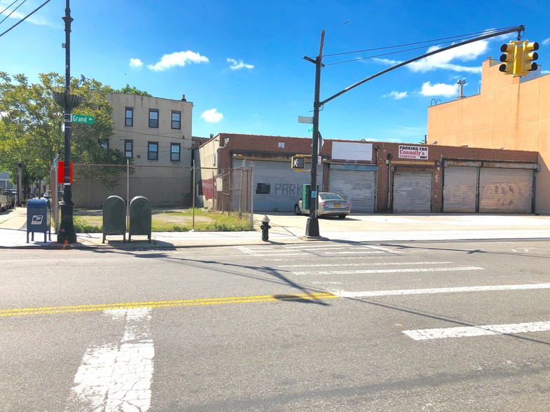 71-20 Grand Ave, Maspeth, NY for lease - Building Photo - Image 3 of 10