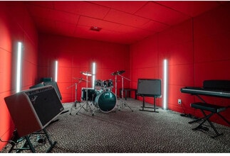 6 Saint Marks Pl, New York, NY for lease Interior Photo- Image 2 of 7