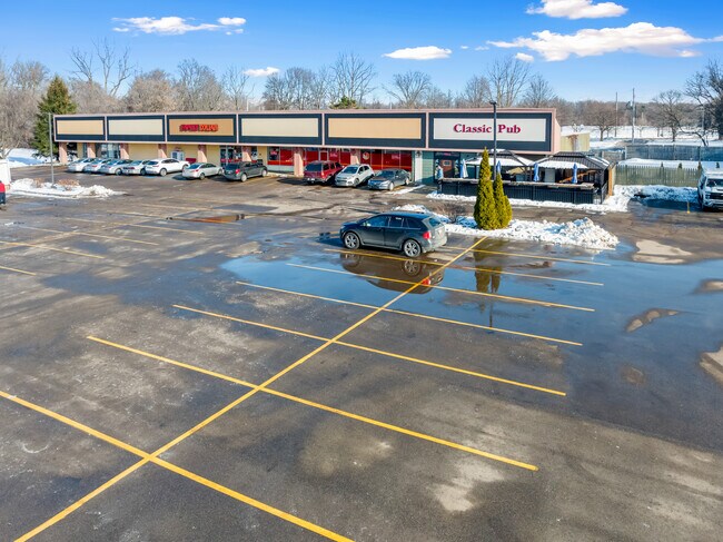 Plus de détails pour 16209-16235 S US 27, Lansing, MI - Commerce de détail à louer