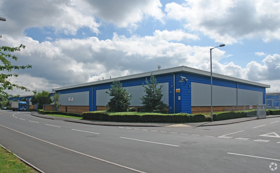 Nash Rd, Redditch à louer - Photo principale - Image 1 de 2