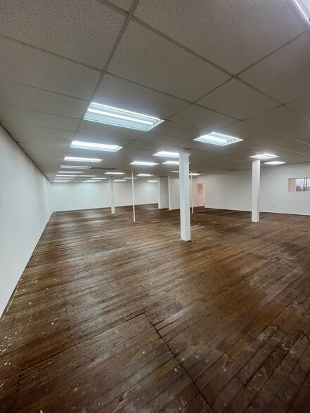 809-811 S Los Angeles St, Los Angeles, CA for lease - Building Photo - Image 3 of 9