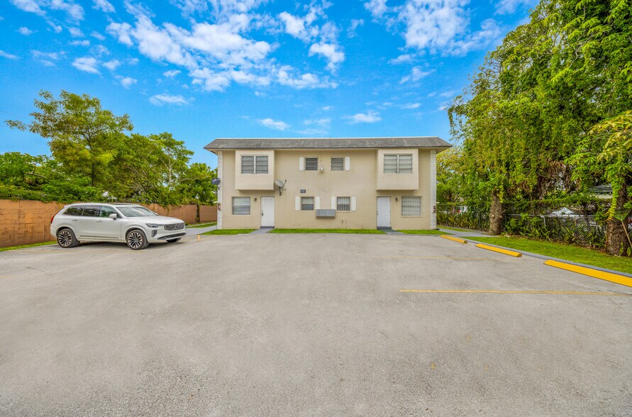 842 NW 1st Ave, Fort Lauderdale, FL à vendre - Photo du bâtiment - Image 3 de 25