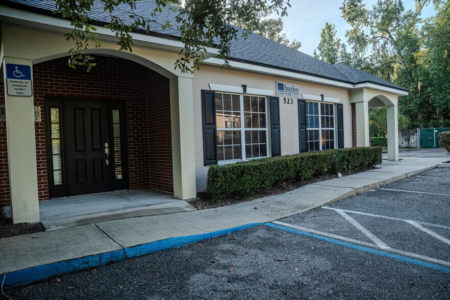 523 Wekiva Commons Cir, Apopka, FL à vendre - Photo du bâtiment - Image 2 de 31