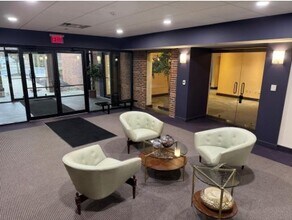29600 Northwestern Hwy, Southfield, MI for lease Interior Photo- Image 2 of 2