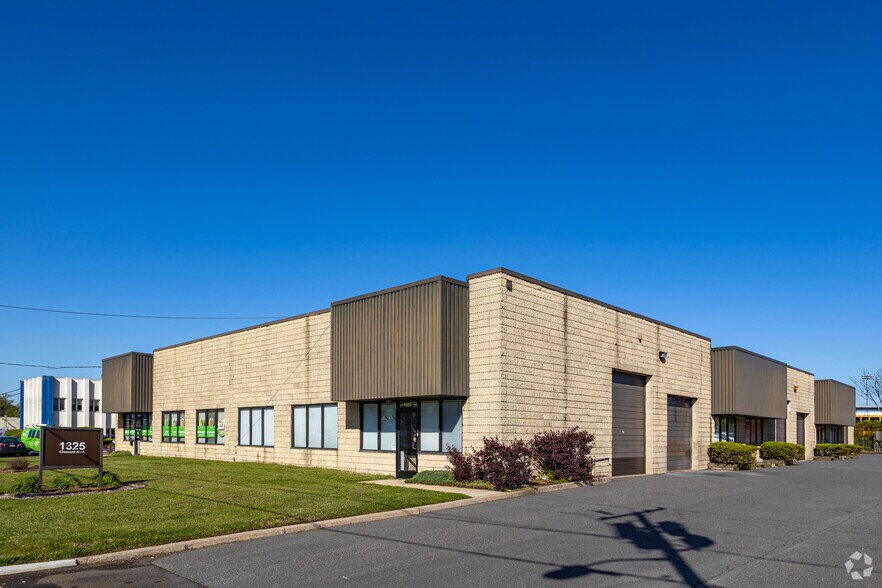 1325 Route 130, Gloucester City, NJ à louer - Photo du bâtiment - Image 2 de 5
