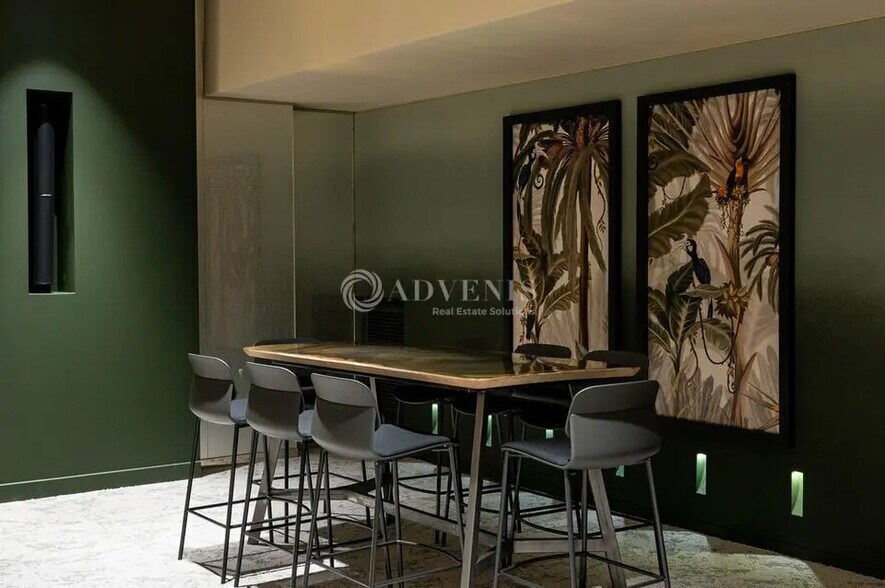 Bureau dans Courbevoie à louer - Photo du bâtiment - Image 3 de 12