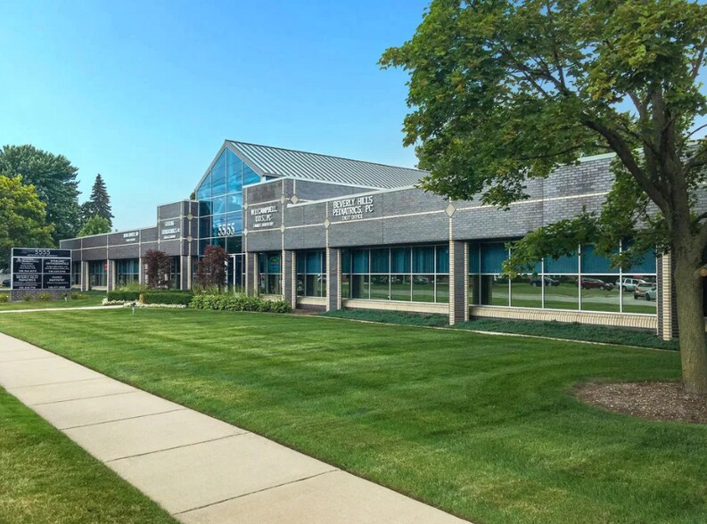 5555 Metropolitan Pky, Sterling Heights, MI for lease - Primary Photo - Image 1 of 3
