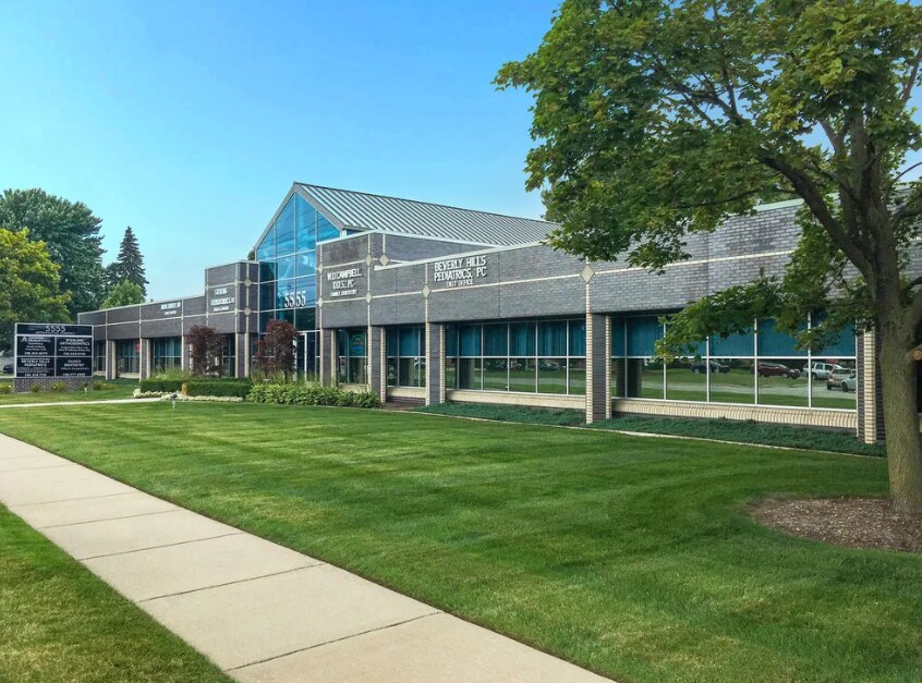 5555 Metropolitan Pky, Sterling Heights, MI for lease Primary Photo- Image 1 of 4