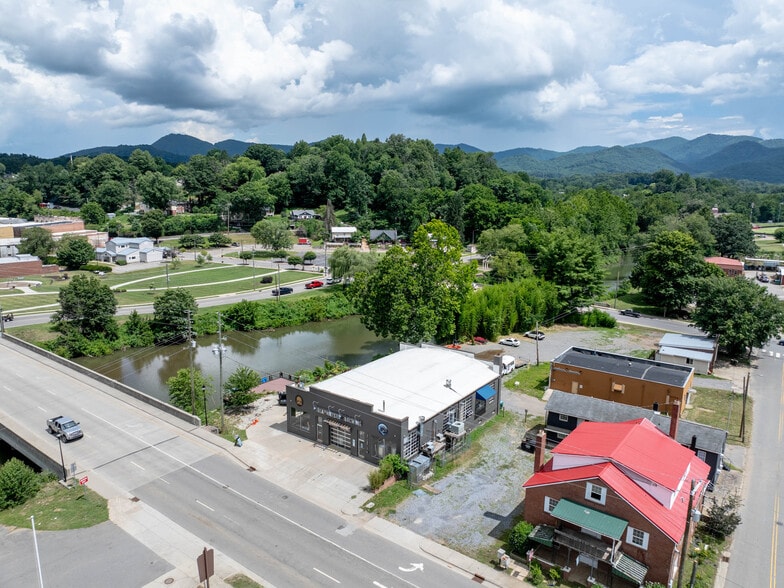339 Park St, Canton, NC for sale - Building Photo - Image 2 of 44