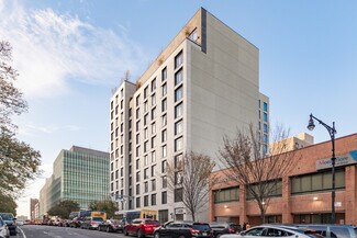 Plus de détails pour 299 E 161st St, Bronx, NY - Commerce de détail à louer