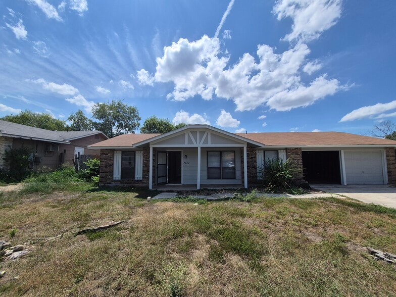 KC Rentals portfolio of 5 properties for sale on LoopNet.ca - Building Photo - Image 1 of 11