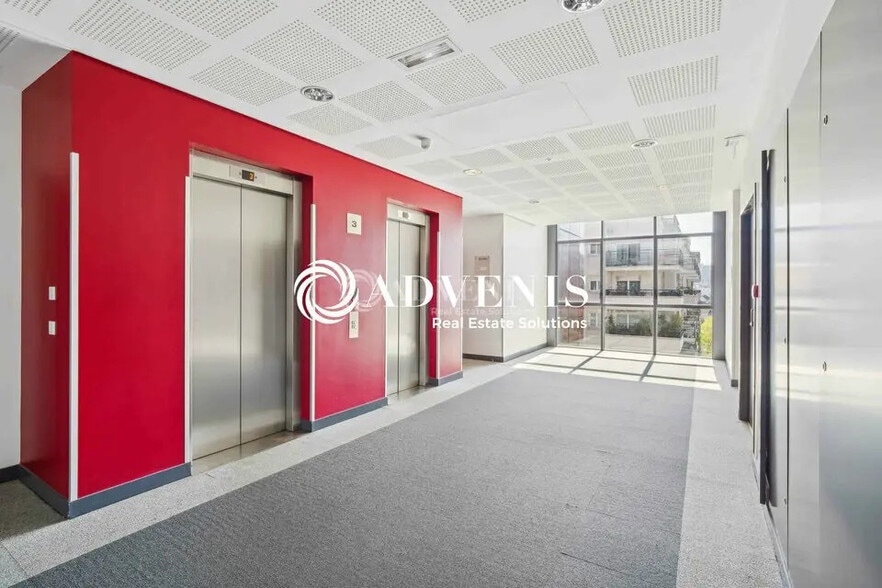 Bureau dans Rosny-sous-Bois à louer - Hall d’entrée - Image 3 de 12